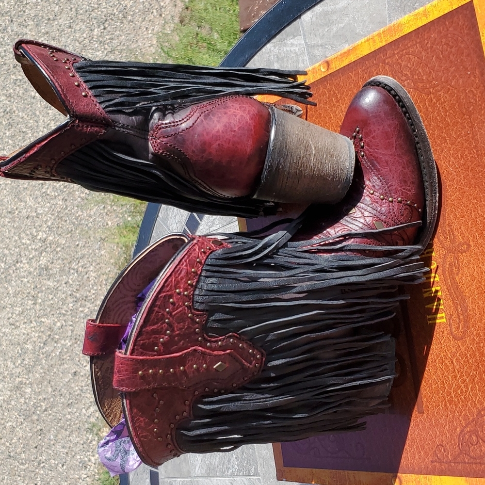 CORRAL boots 8.5